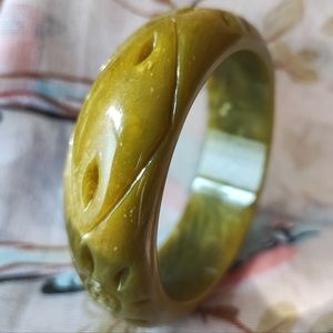 Olive Green Carved Vintage Plastic Slick Shiny Glossy Bangle Bracelet